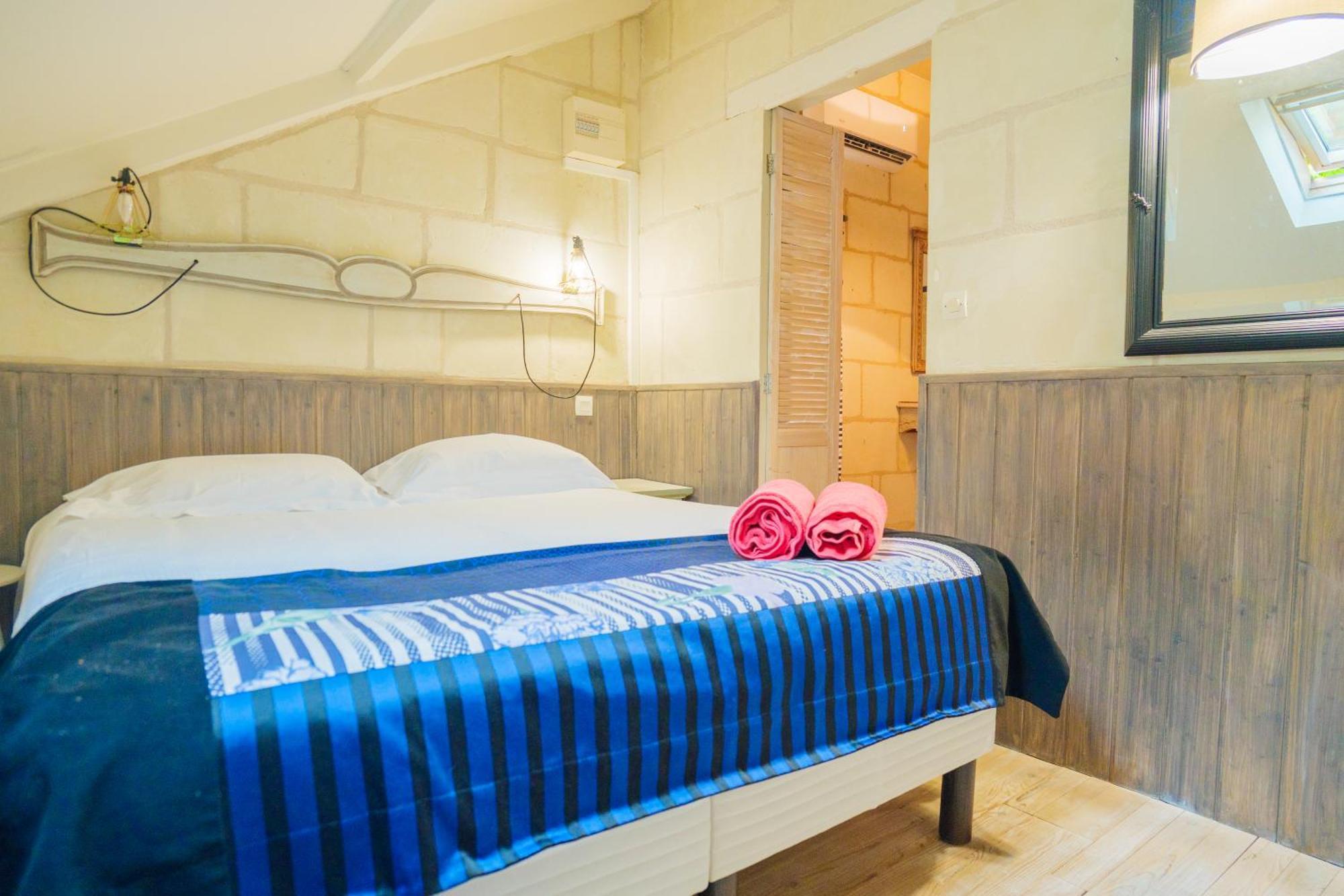 Le Château De Candes, Les Chambres, La Tour, Les Couette-café 5*